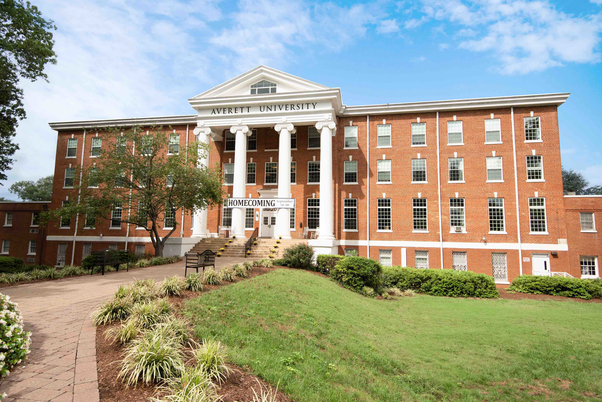 Au Main Hall Wide Retouched Lo 6335f2f532534