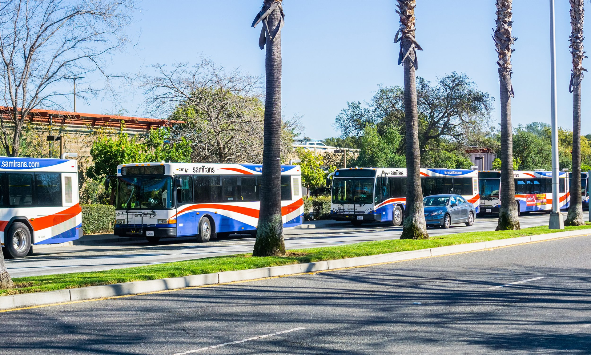 Lightning eMotors offers repower program to transit agencies for buses