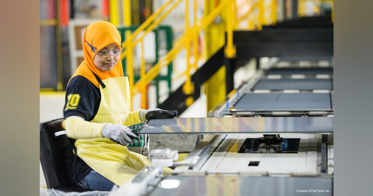 First Solar Building $1B+ PV Manufacturing Facility in US | EnergyTech