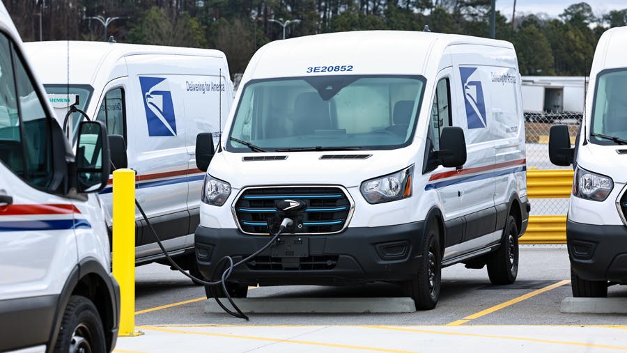 US Postal Service Installing 14,000 EV Charging Stations and Deploying