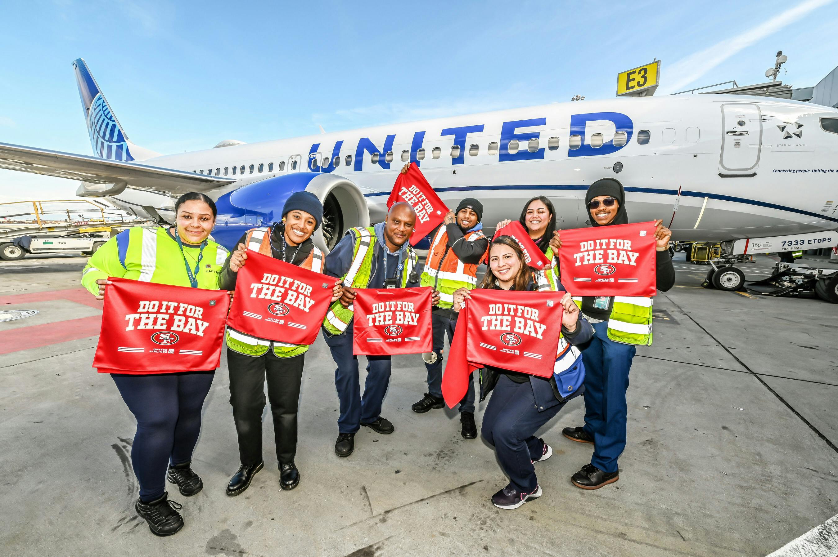 United Airlines celebrates the addition of the San Francisco 49ers to the Eco-Skies Alliance for supporting sustainable aviation fuel. Image credit United