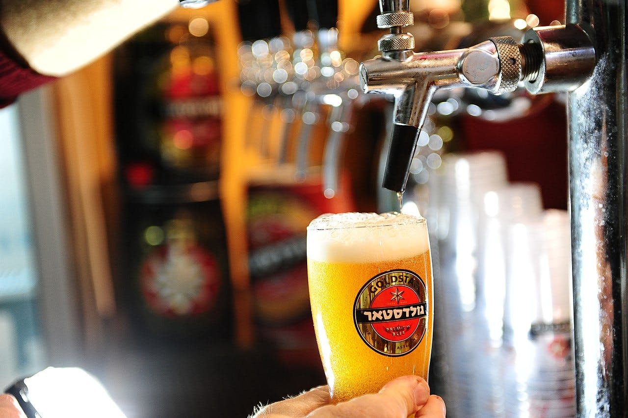 Goldstar poured from tap. Image credit By Koriela - Own work, Courtesy Wikimedia Commons