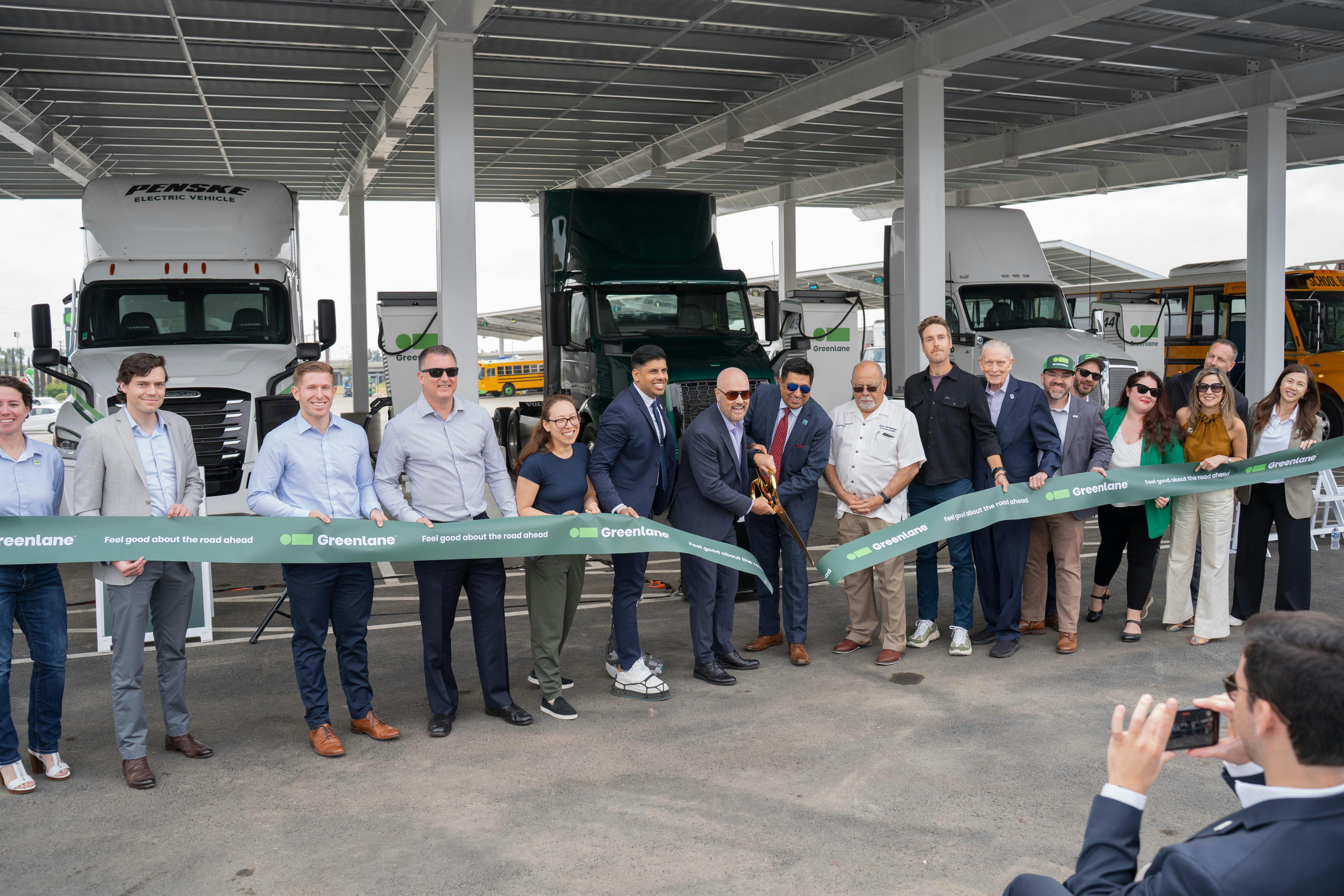 Executives from Greenlane, Nevoya, Daimler Truck North America, City of Colton, South Coast Air Quality Management District, among many other fleets, customers, industry leaders, and government officials cut the ribbon at Greenlane's first medium- and heavy-duty commercial EV charging site in Colton, CA. Image credit Greenlane Infastructure/Business Wire