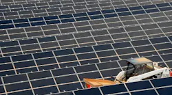 solar_construction_dreamstime