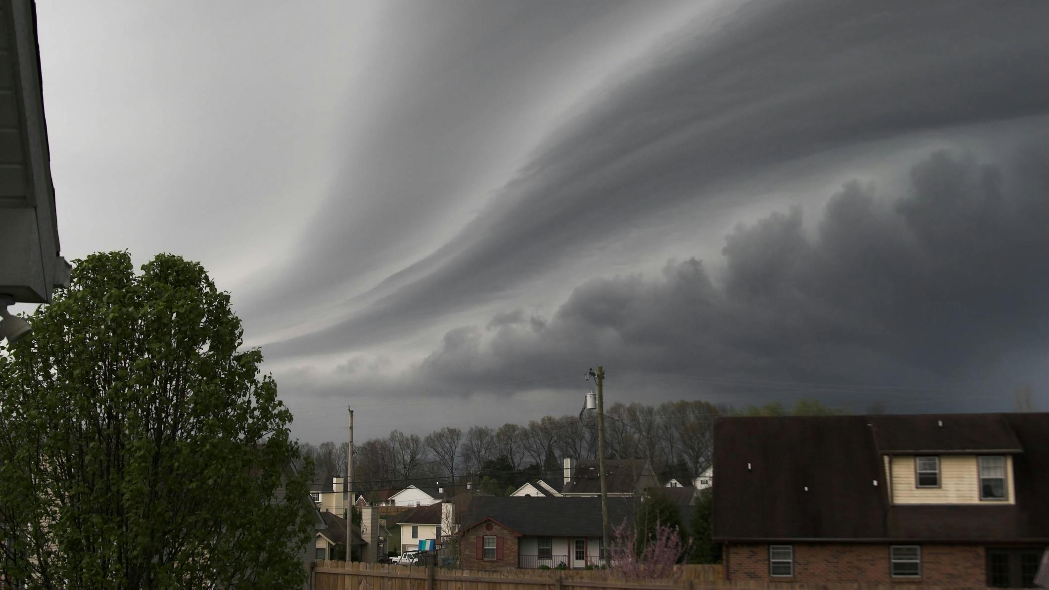 storm_front_warning_dreamstime