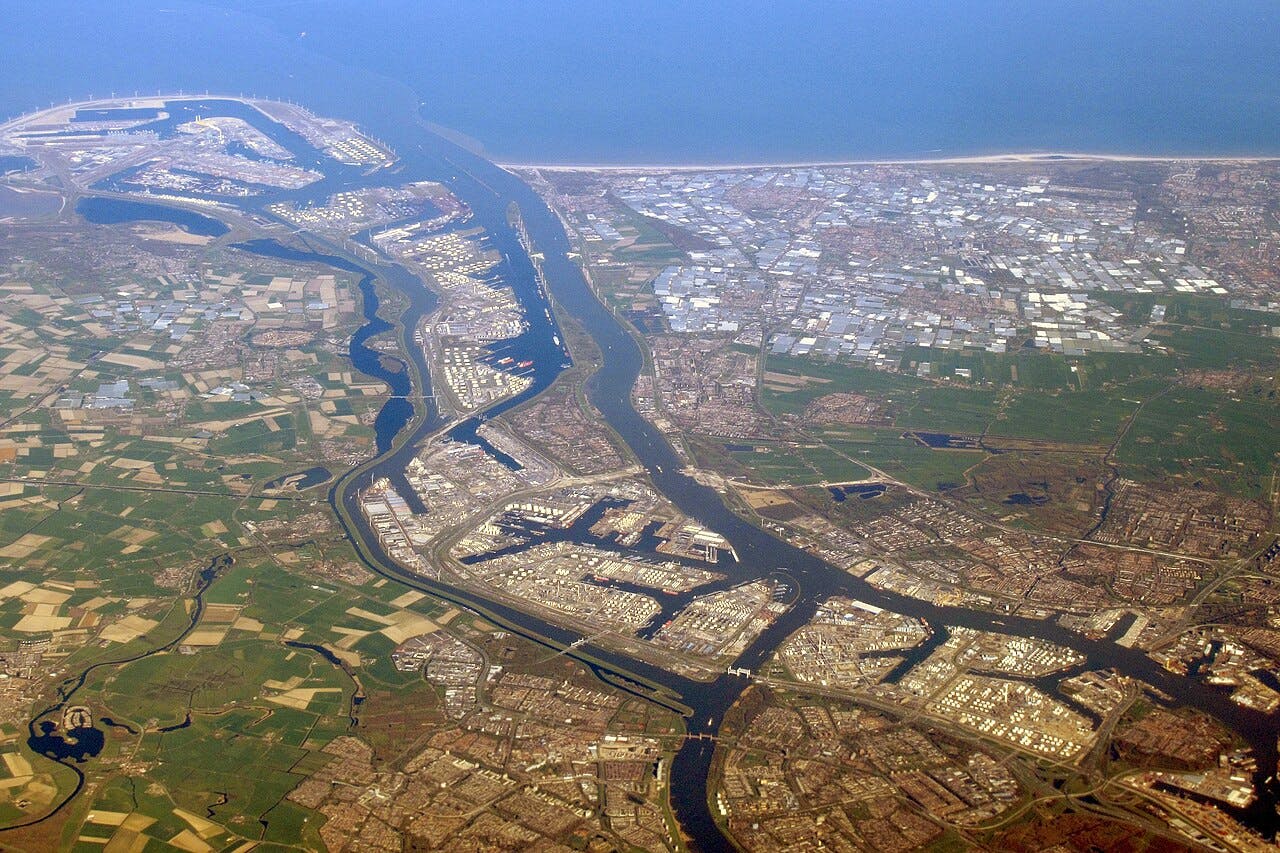 Rotterdam Port Leads in Electrification with ABB's 100-MVA+ Shore Power Installation