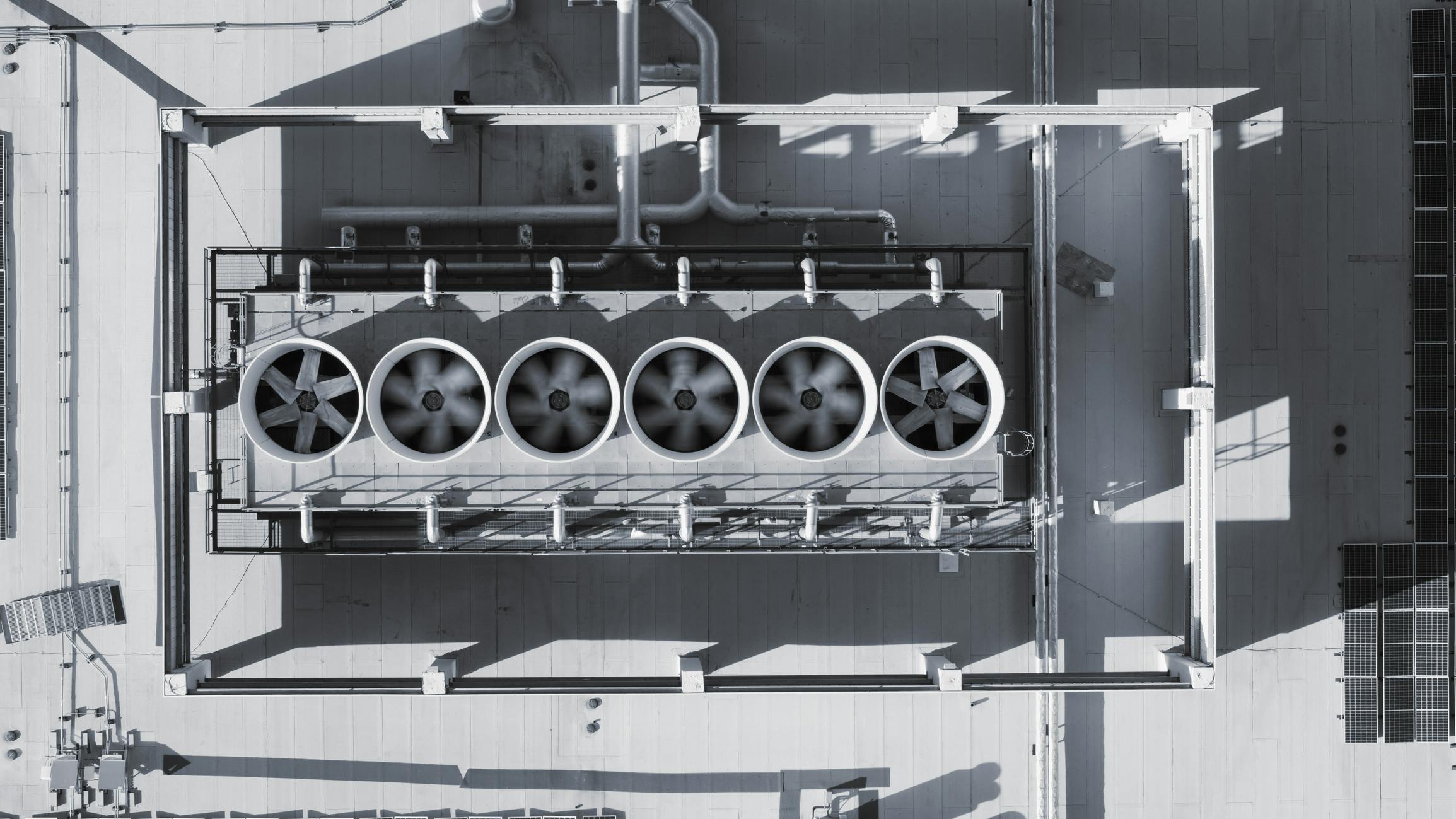 data_center_heat_and_cooling_dreamstime