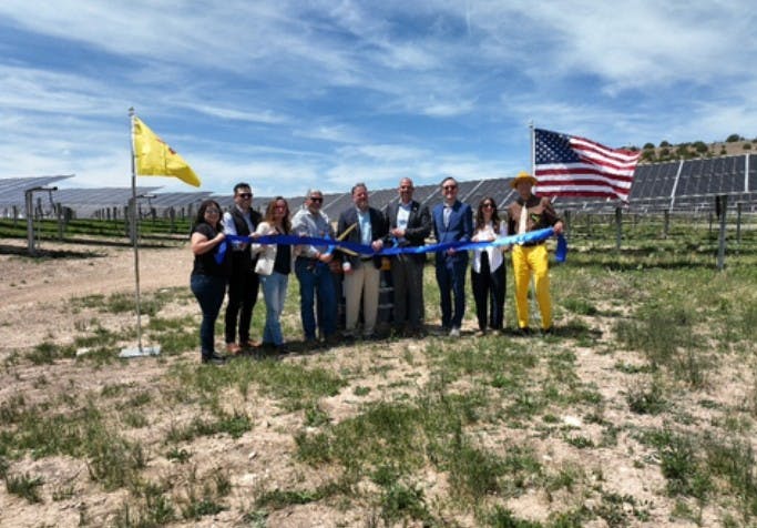New Mexico federal and state officials celebrate the opening of the Pino community solar array along with leaders from ForeFront Power, Standard Solar, Pluma Construction and Solstice Power Technologies. Image credit Business Wire